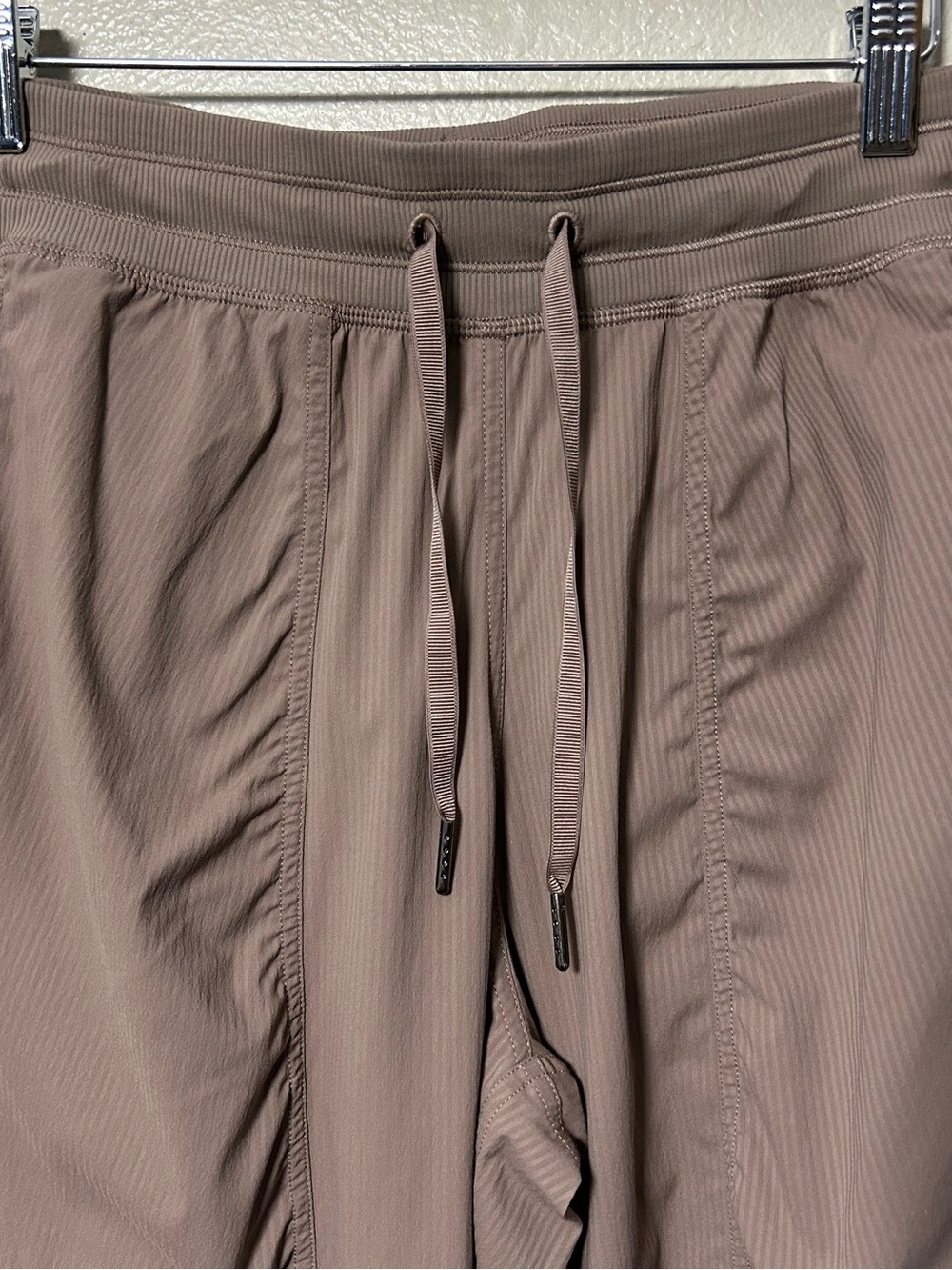 Lululemon Dance Studio Relaxed Fit Mid Rise Cargo Pant Light Ivory Taupe Size M - Picture 3 of 10